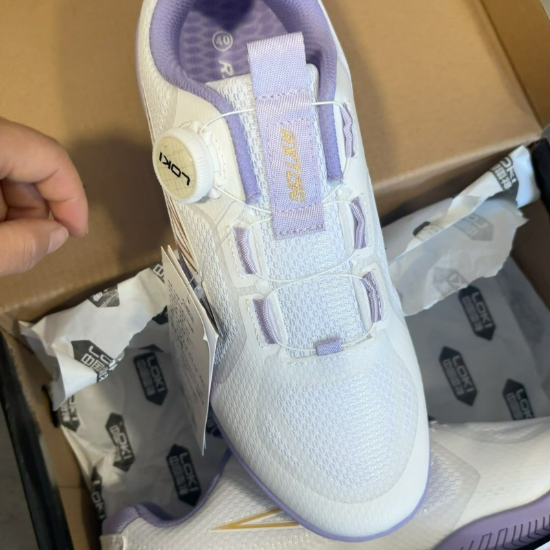 プロ仕様の卓球シューズ。男女兼用。白と紫の配色で、快適な履き - Badminton Shoes Men のレビューと価格