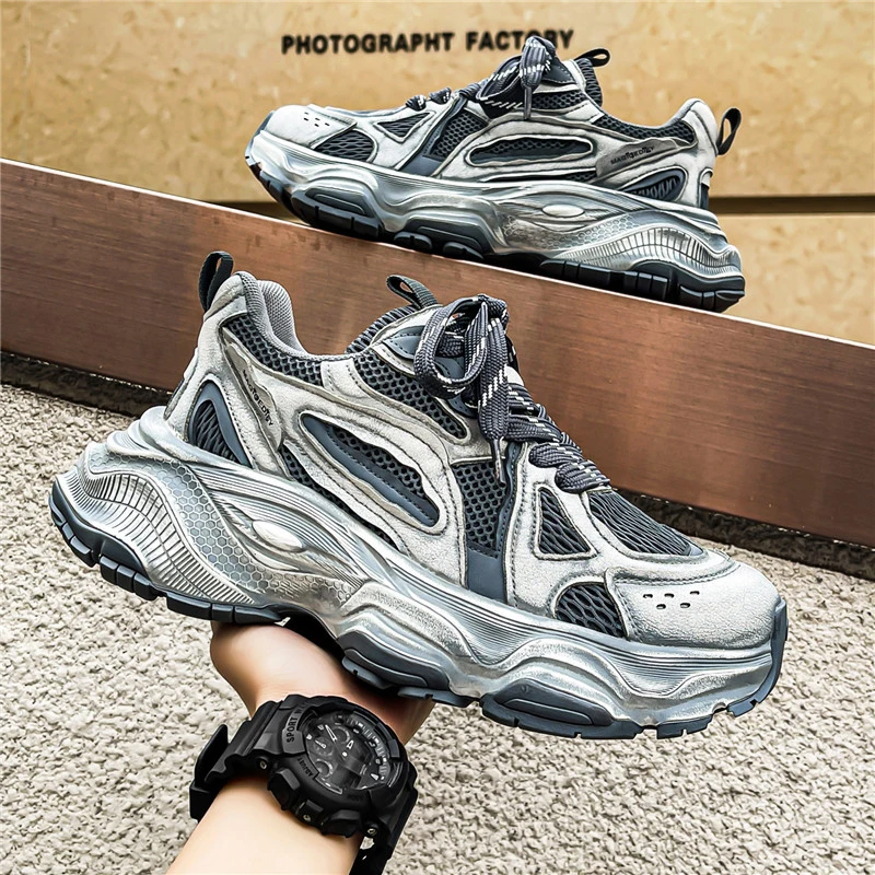 高級感のある通気性の良いテニスシューズ。レースアップ式でクラ - Badminton Shoes Men のレビューと価格
