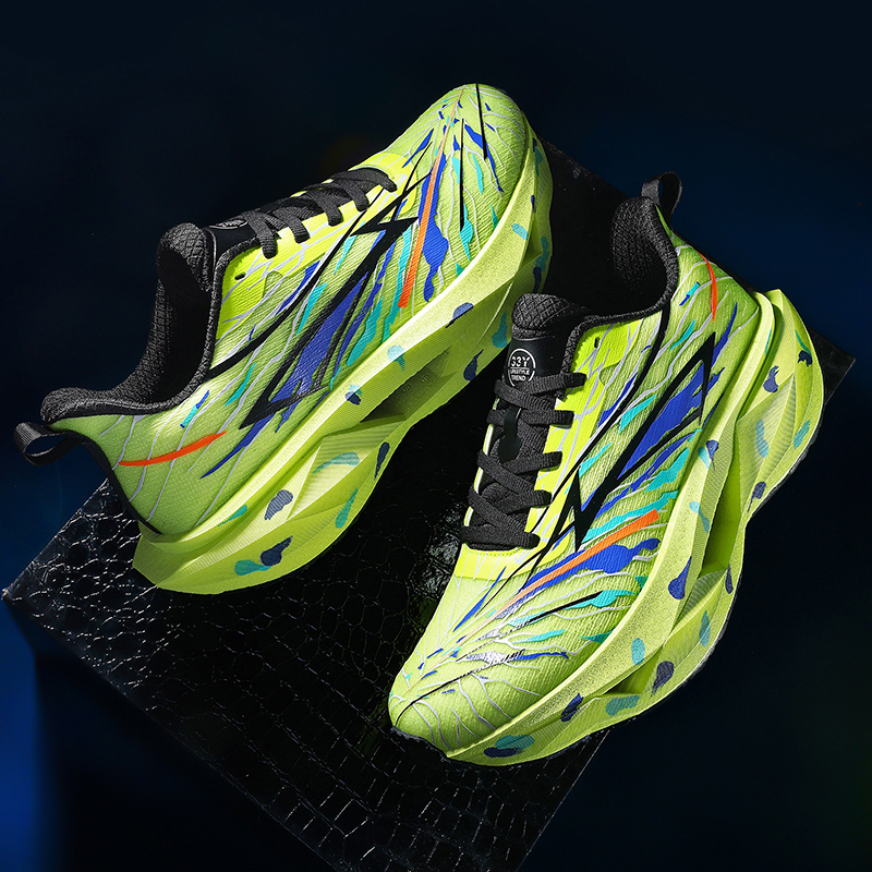 メンズカジュアルスポーツランニングシューズ カーボンボード  - Badminton Shoes のレビューと価格